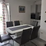 Seagull דירה פוסטיר